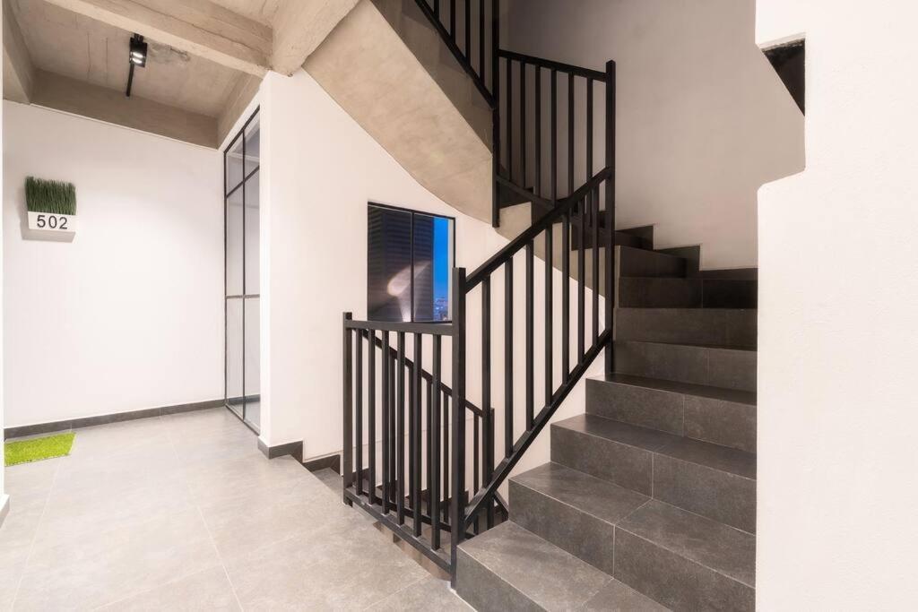 P202 Walk To Zocalo 3bdrm 2bath Rooftop Ac Mexico City