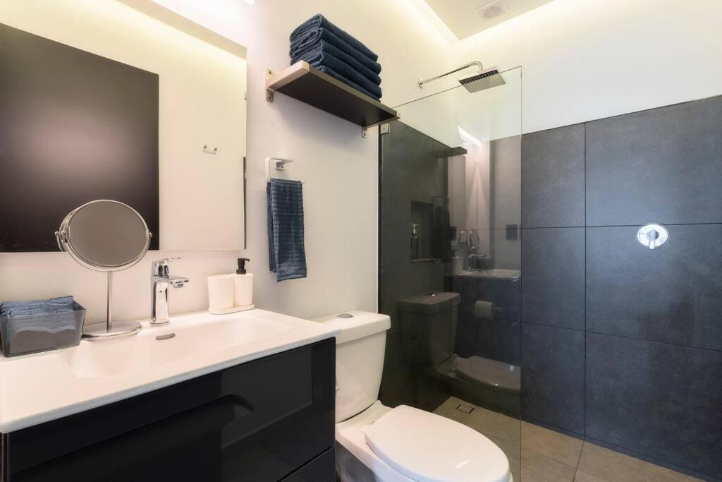 P202 Walk To Zocalo 3bdrm 2bath Rooftop Ac